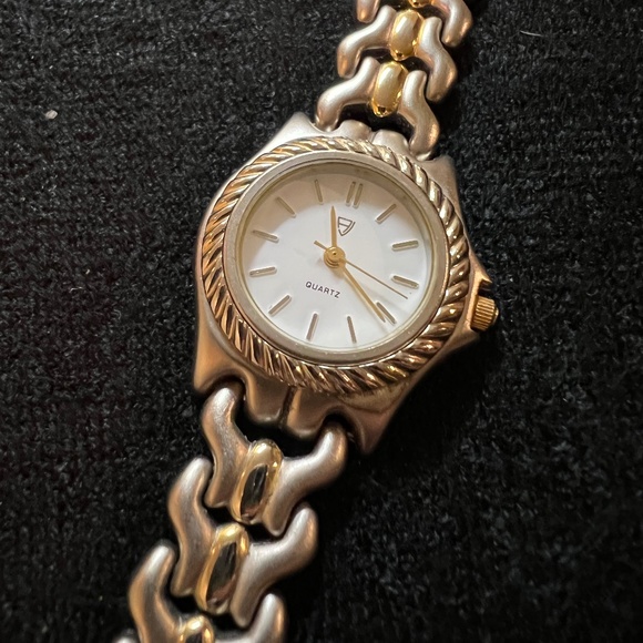 Alexander Julian Two Tone Stainless Steel Watch Rope Detail WORKS Needs Battery - Picture 1 of 14